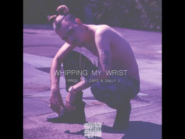 L'artista di Toronto Smooth collabora con i produttori Capo & Dally J per l'uscita del suo nuovo singolo "Whipping My Wrist". 